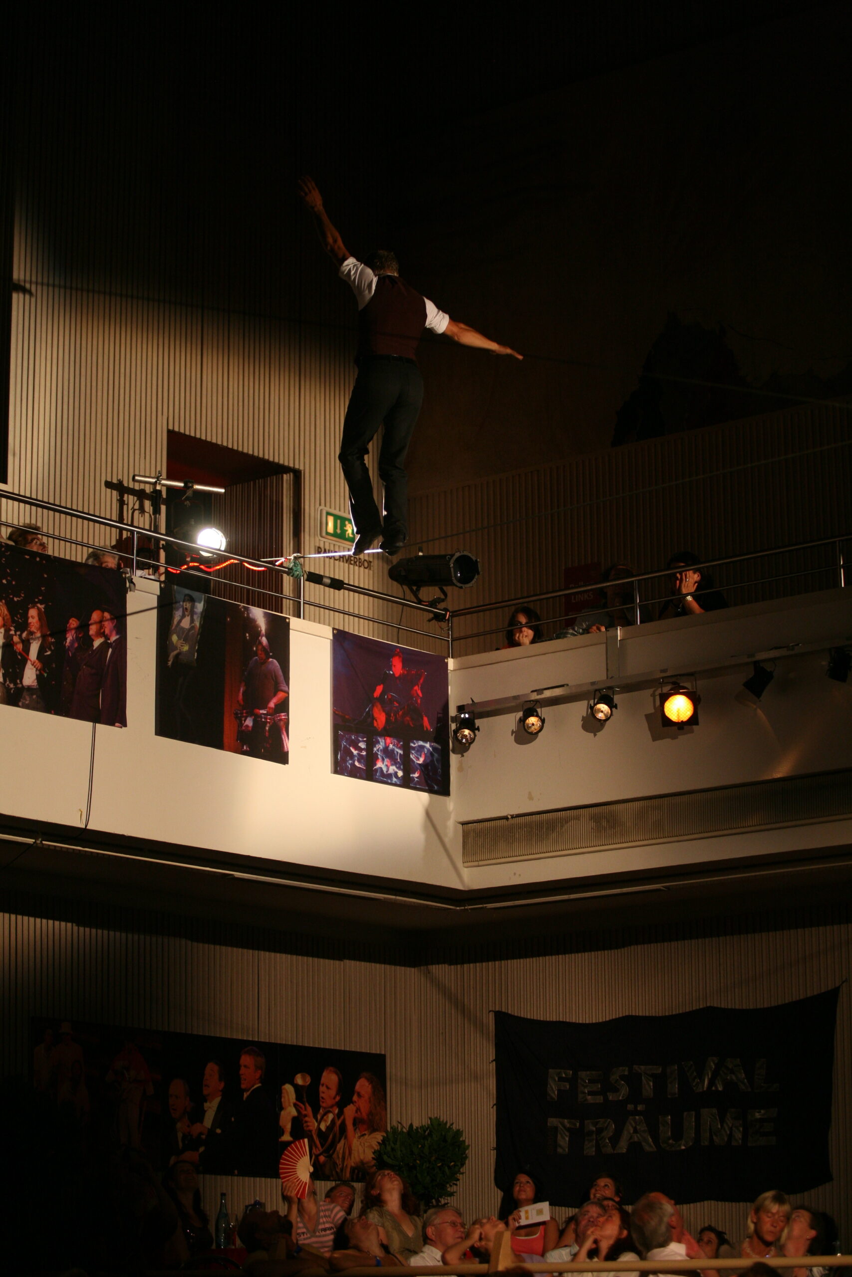 Von „La Famiglia“ zum Einmann-Zirkus. Innsbruck tanzt. Mit viel Fantasie und mit David Dimitri.